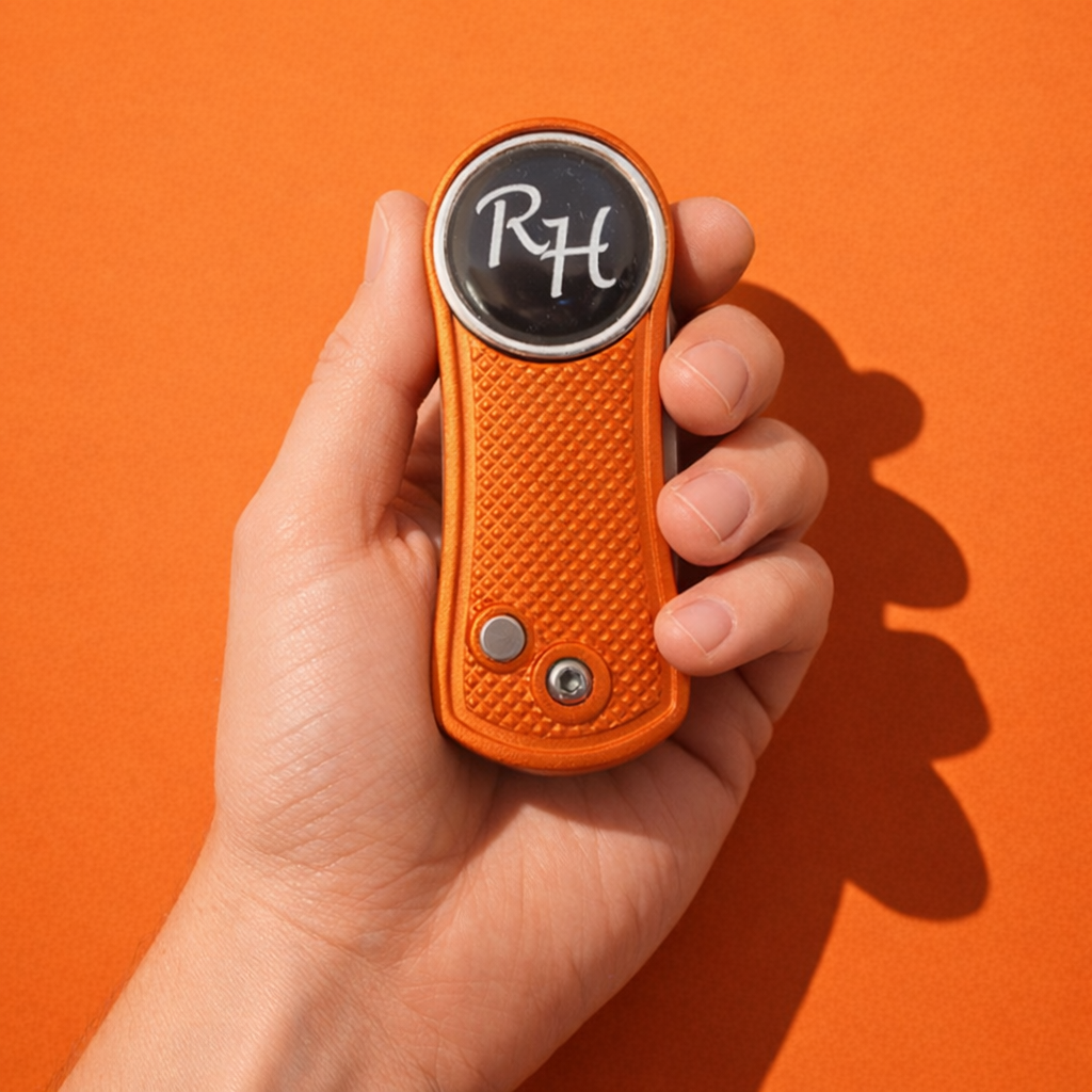 Personalisierte Pitchgabel in der Hand